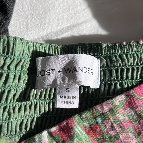 Lost + wander floral crop top size small - Picture 4 of 4